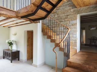 Staircase for Farmhouse Restoration, Yorkshire, Bisca Staircases Bisca Staircases 鄉村風格的走廊，走廊和樓梯