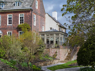 Spacious Orangery For An Old Rectory, Vale Garden Houses Vale Garden Houses بيت زجاجي خشب Wood effect