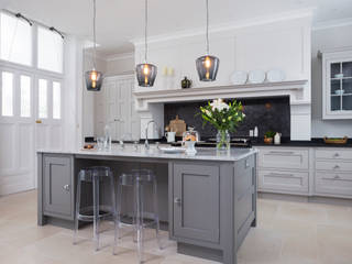 Hampshire, Lewis Alderson Lewis Alderson Classic style kitchen