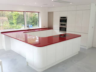 PWS Remo Handleless White Gloss Kitchen with Silestone Eros Stellar Worktop, Meridien Interiors Ltd Meridien Interiors Ltd Minimalist kitchen