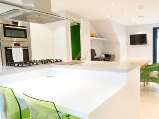 3 Bed Terraced House in Islington, London, Absolute Project Management Absolute Project Management Nhà bếp phong cách hiện đại