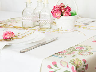 Table decor | Coral, Sublim Ambiente Sublim Ambiente モダンデザインの ダイニング 綿 ピンク