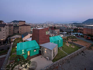 TOWER HOUSE, ON ARCHITECTURE INC. ON ARCHITECTURE INC. Casas de estilo asiático