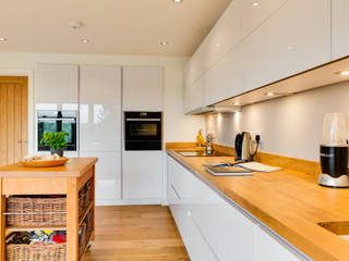 Nobilia project 2 Focus 20mm lacquered door in gloss white with continuous handle rail, Eco German Kitchens Eco German Kitchens Modern kitchen MDF