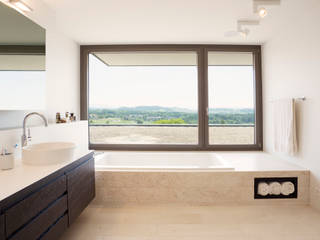Objekt 340 / meier architekten meier architekten zürich Modern Bathroom bathroom,bathtub,view,modern,badezimmer,stein,badewanne,Zürich,meier architekten,Switzerland,bathtub,view,modern,badezimmer,stein,badewanne,Zürich,meier architekten,Switzerland