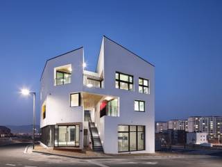 DOUBLE HOUSE, ON ARCHITECTURE INC. ON ARCHITECTURE INC. Azjatyckie domy
