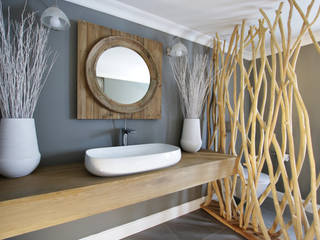 BEACH HOUSE, JSD Interiors JSD Interiors Rustic style bathrooms Wood Grey