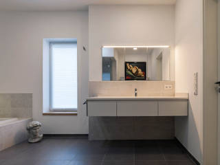 Kühl und Elegant, Boddenberg Boddenberg Modern Bathroom