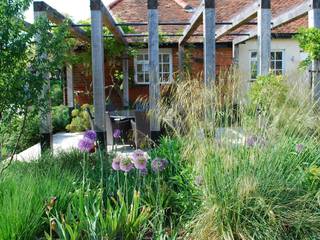 Rundle House, Aralia Aralia Rustic style garden Wood Green