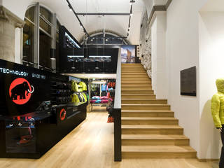 Mammut Sports Group Store Concept, INpuls interior design & architecture INpuls interior design & architecture مساحات تجارية