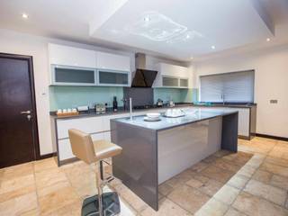 Open plan white gloss kitchen with island, Schmidt Kitchens Barnet Schmidt Kitchens Barnet Modern kitchen MDF