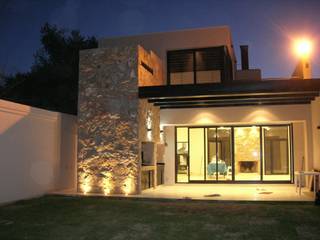 QUINCHO FAMILIAR, MABEL ABASOLO ARQUITECTURA MABEL ABASOLO ARQUITECTURA Casas de estilo moderno