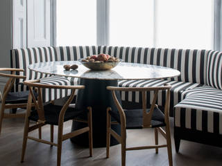 Kitchen - Belsize Park Roselind Wilson Design Кухня modern yet classic,modular design,marble surface,monochrome palette,breakfast bar,striped banquette,striped banquette