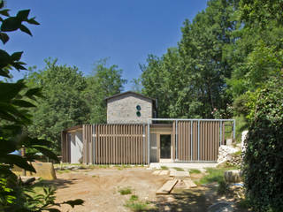 ​Piccolo Rifugio Privato in Collina, sandra marchesi architetto sandra marchesi architetto Casas ecléticas Derivados de madeira Transparente