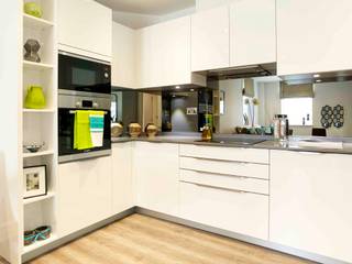 U-Shape Cream Ivory colours gloss Kitchen design, Schmidt Kitchens Barnet Schmidt Kitchens Barnet Commercial spaces MDF