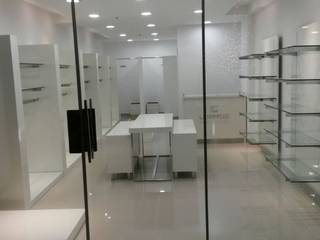 TIENDA LANIFICIO / CENTRO COMERCIAL EL POLO - SURCO - LIMA / PERU, 3 DECO 3 DECO 商业空间 塑木複合材料