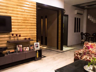 Singh Residence, StudioEzube StudioEzube Modern corridor, hallway & stairs لکڑی Wood effect