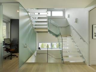 BROOKLINE MODERN RESIDENCE, ZeroEnergy Design ZeroEnergy Design Modern corridor, hallway & stairs