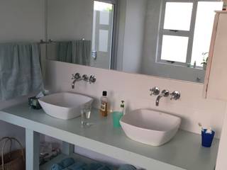 Residential Bathroom refurbishment, Urban Dwellers Design Studio Urban Dwellers Design Studio