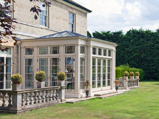 Grand Orangery on a Georgian Country Home, Vale Garden Houses Vale Garden Houses Jardins de inverno clássicos Madeira Efeito de madeira