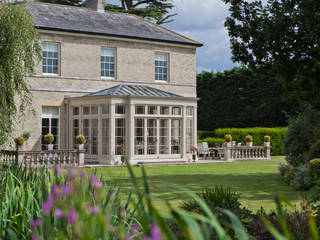 Grand Orangery on a Georgian Country Home, Vale Garden Houses Vale Garden Houses Classic style conservatory Wood Wood effect