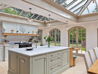 Luxurious Kitchen Diner Conservatory, Vale Garden Houses Vale Garden Houses 컨트리스타일 온실 우드 우드 그레인