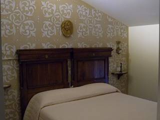 Attico a Soncino, A2architetti A2architetti Classic style bedroom