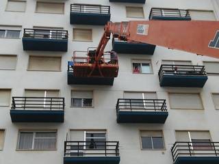 Pintura de prédio - Serviço a condomínio , Atádega Sociedade de Construções, Lda Atádega Sociedade de Construções, Lda منازل