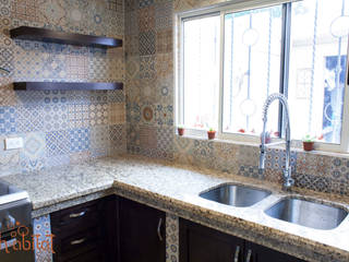 Cocina Moderna con azulejo Vintage, H-abitat Diseño & Interiores H-abitat Diseño & Interiores Kitchen Tiles Multicolored