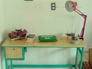 Escritorio Verde, Departamento Seis Departamento Seis Eclectic style study/office Solid Wood Multicolored