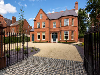 New build replica home set in conservation area, Des Ewing Residential Architects Des Ewing Residential Architects Будинки
