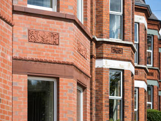 New build replica home set in conservation area, Des Ewing Residential Architects Des Ewing Residential Architects Будинки