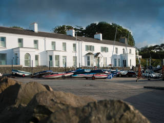 New dwelling added to row of fisherman's cottages, Des Ewing Residential Architects Des Ewing Residential Architects Casas minimalistas