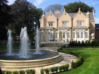 Private gothic mansion fully restored with new garden room to terrace, brick built courtyard and grand entrance gates, Des Ewing Residential Architects Des Ewing Residential Architects Rumah Gaya Country