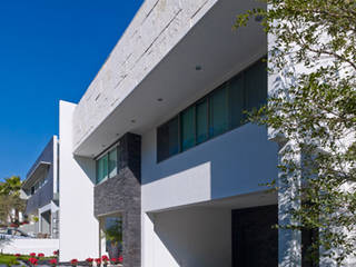RESIDENCIA ALONSO, Excelencia en Diseño Excelencia en Diseño Modern Houses Stone White