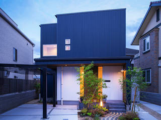 夕雲町の家－little forest－, 祐建築設計事務所 祐建築設計事務所 モダンな 家 金属 青色