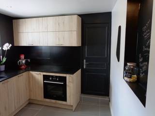 Une cuisine tout en bois et noir , ATDECO ATDECO