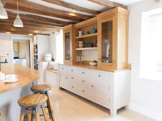 Old English - Bespoke kitchen project in Cambridgeshire, Baker & Baker Baker & Baker Rustic style kitchen