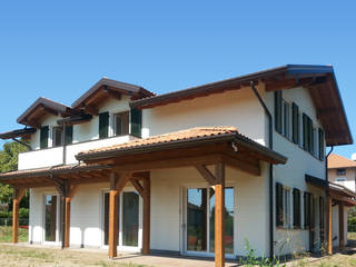 Villa prefabbricata in legno - Angera (VA), Marlegno Marlegno Casas pré-fabricadas Madeira Acabamento em madeira