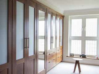 Dressing room - Fitted walnut wood cabinetry , Baker & Baker Baker & Baker Modern style bedroom