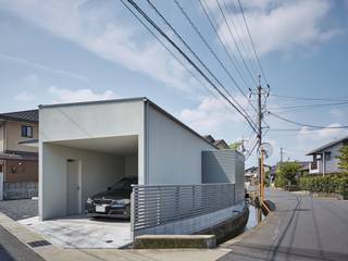 T字の家, toki Architect design office toki Architect design office Case moderne Legno Bianco