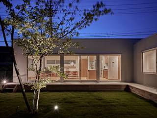 T字の家, toki Architect design office toki Architect design office Moderner Garten