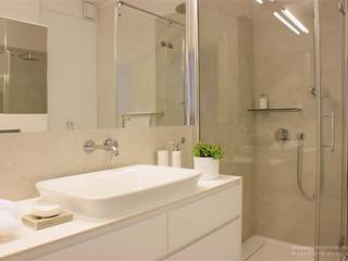 Minimalistyczne mieszkanie na Urysnowie, Pracownia Projektowa Pe2 Pracownia Projektowa Pe2 Minimalist bathroom