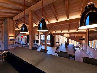 Luxury Ski Chalets located Les Gets, France, David Village Lighting David Village Lighting Modern kitchen Metal
