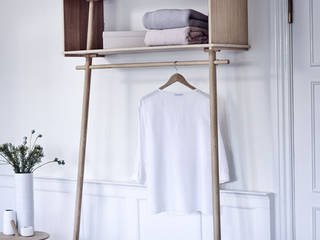 Schlicht trifft stilvoll: Garderoben im skandinavischen Design , HolzDesignPur HolzDesignPur الاسكندنافية، الممر، رواق، &، درج خشب Wood effect شماعة ملابس