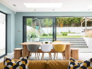 Dining Room SWM Interiors & Sourcing Ltd Moderne Esszimmer Dining chairs,dining table,sofa,cushions,garden,sliding doors