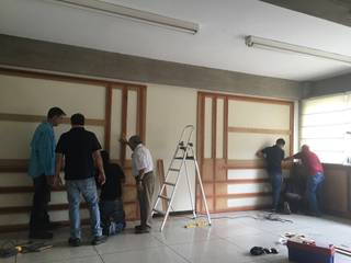 Proyecto Capilla Colegio Mater Salvatoris, THE muebles THE muebles Nowoczesne ściany i podłogi