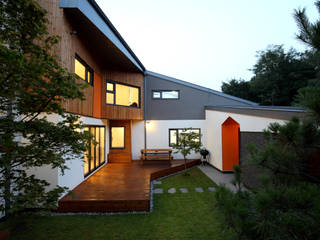 대전하기동 - 프라이버시 최우선의 'ㄷ'자 중정형주택, 주택설계전문 디자인그룹 홈스타일토토 주택설계전문 디자인그룹 홈스타일토토 Casas modernas