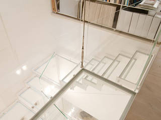 Scala casa privata, Ni.va. Srl Ni.va. Srl Modern Corridor, Hallway and Staircase Glass White