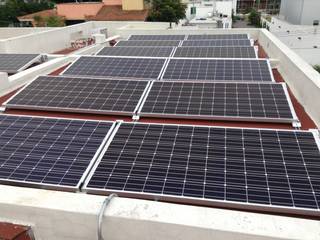 Proyecto de 5.94 kW en Zapopan, PROYENER PROYENER Casas modernas